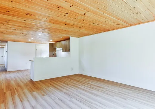 Loft à vendre - 140 Rue Lafond, Saint-Calixte, J0K 1Z0