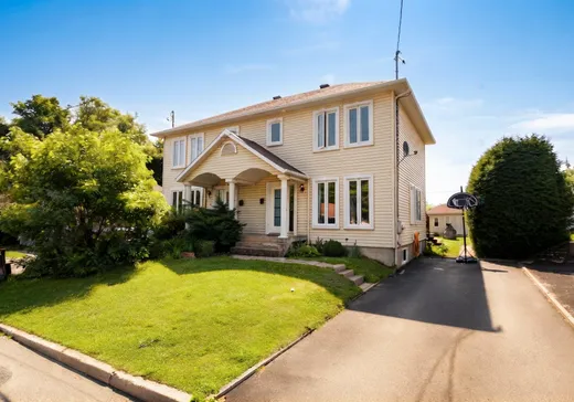 Maison à étages à vendre - 6261 Rue Alban-Rossignol, Saint-Emile, G3E1L5