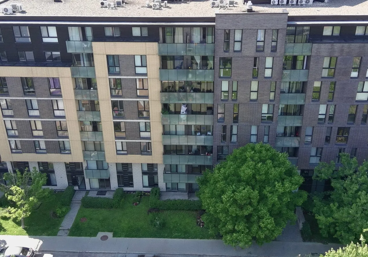 5025 Rue Paré — photo 1