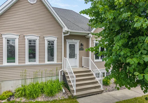 Bungalow à vendre - 2490 Rue de la Commune, Drummondville, J2B0A9