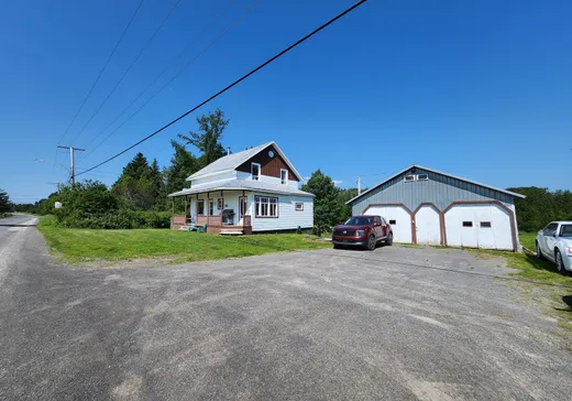 Two or more stories for sale - 172 Route 195, Saint-Léon-le-Grand, G0J2W0