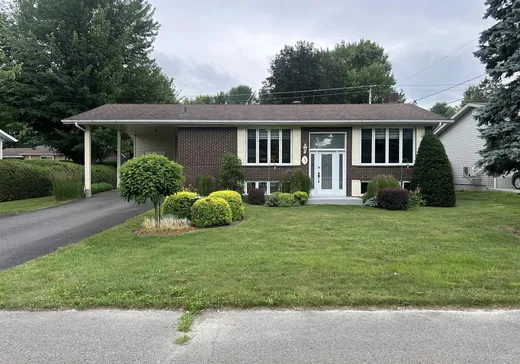 Maison à vendre - 3 Rue Rivard, Victoriaville, G6P 6Z6