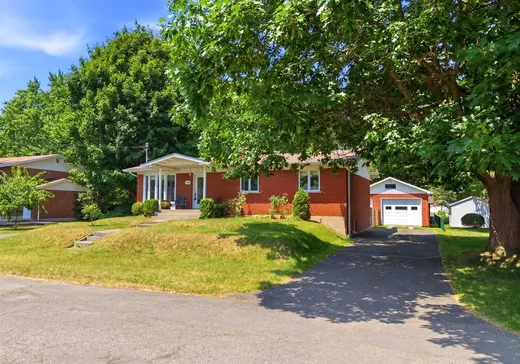 Bungalow à vendre - 720 116e Avenue, Drummondville, J2B4H4