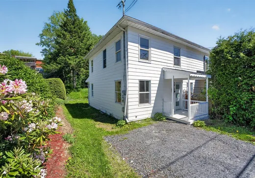Two or more stories for sale - 126 Rue Rioux, Sherbrooke, J1J2W7
