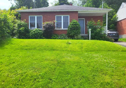 Two or more stories for sale - 992 Rue Joseph-Labrecque, Sherbrooke, J1H2V2