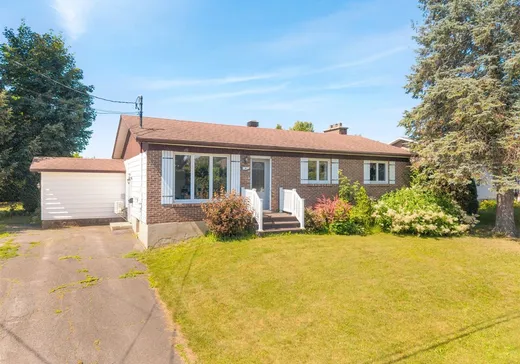 Bungalow for sale - 4 Rue Leduc, Victoriaville, G6P7A8