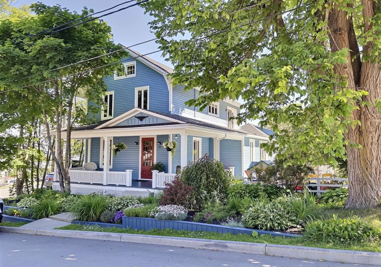 23 Rue Lévis — photo 2