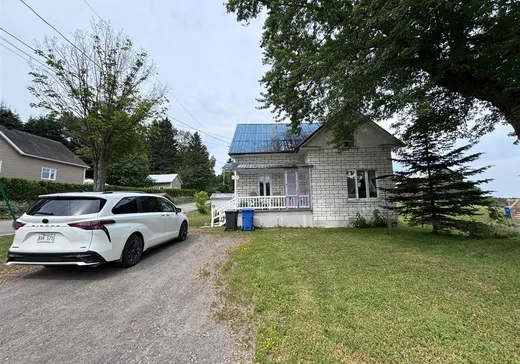 Maison à vendre - 120 Rue Principale N., Saint-Jean-de-Dieu, G0L 3M0