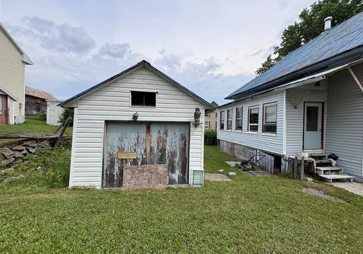 Maison à vendre - 120 Rue Principale N., Saint-Jean-de-Dieu, G0L 3M0