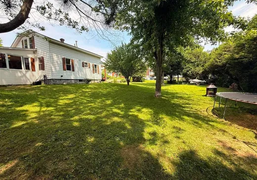 House for sale - 72 Rue St-François, Windsor, J1S 2H1