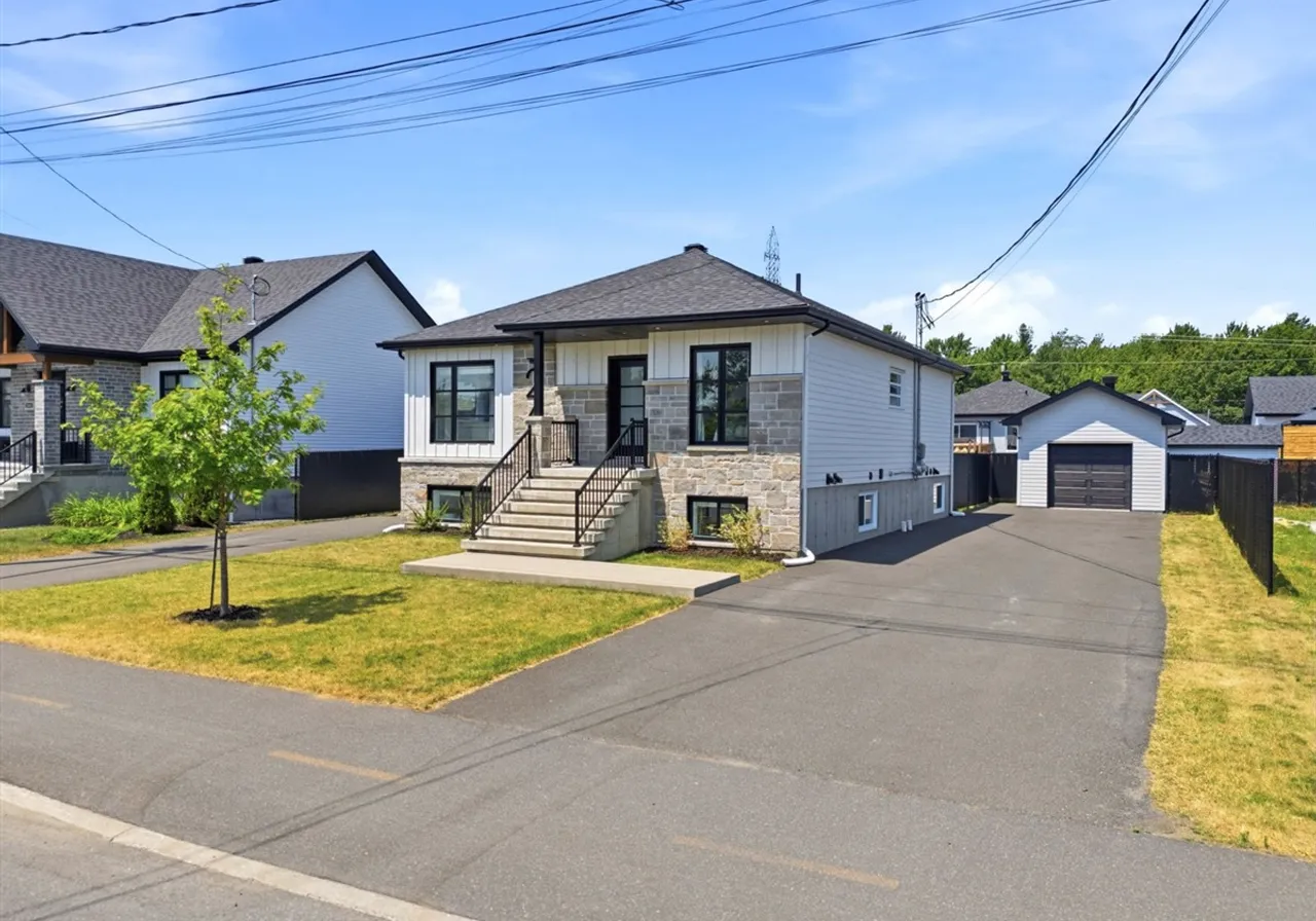 241Z-243 117e Avenue — photo 1
