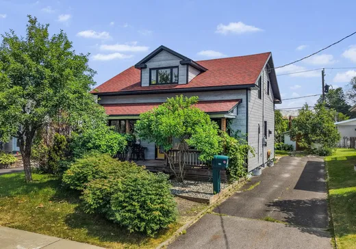 Maison à étages à vendre - 101 Rue Théophile-Hallé, St-Romuald, G6W3L7