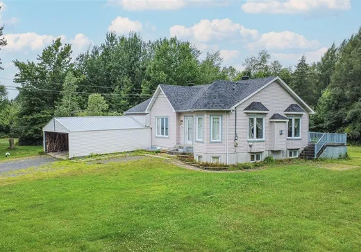 House for sale - 1093 Route 122, St-Cyrille-De-Wendover, J0C 1A0