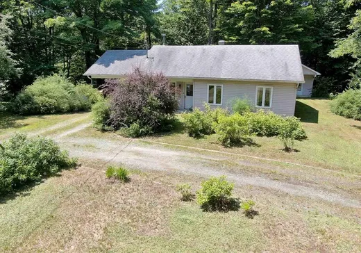 Bungalow for sale - 427 Rue des Pins, Coaticook, J0B1L0