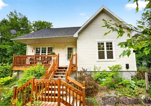 Bungalow for sale - 7 146e Avenue, St-Hippolyte, J8A2J4