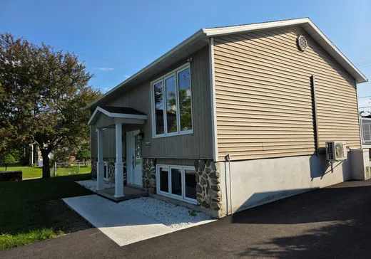 Maison à vendre - 868 Rue du Haut-Bois S., Sherbrooke, J1N 2J2