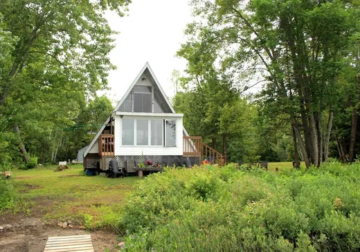 Two or more stories for sale - 140 Ch. du Lac-Murray, Mont-Laurier, J0W1W0