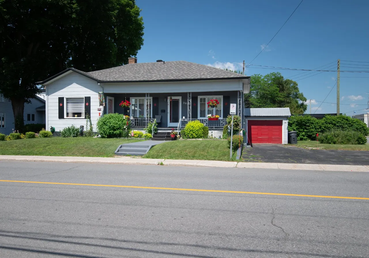 2015 Rue St-Calixte — photo 1