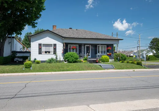 Maison à vendre - 2015 Rue St-Calixte, Plessisville, G6L 1S1
