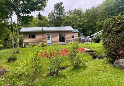 House for sale - 115 Rue de la Grosse-Roche, Lac-Mégantic, G0Y 1G0