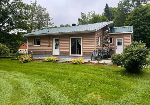 House for sale - 115 Rue de la Grosse-Roche, Lac-Mégantic, G0Y 1G0