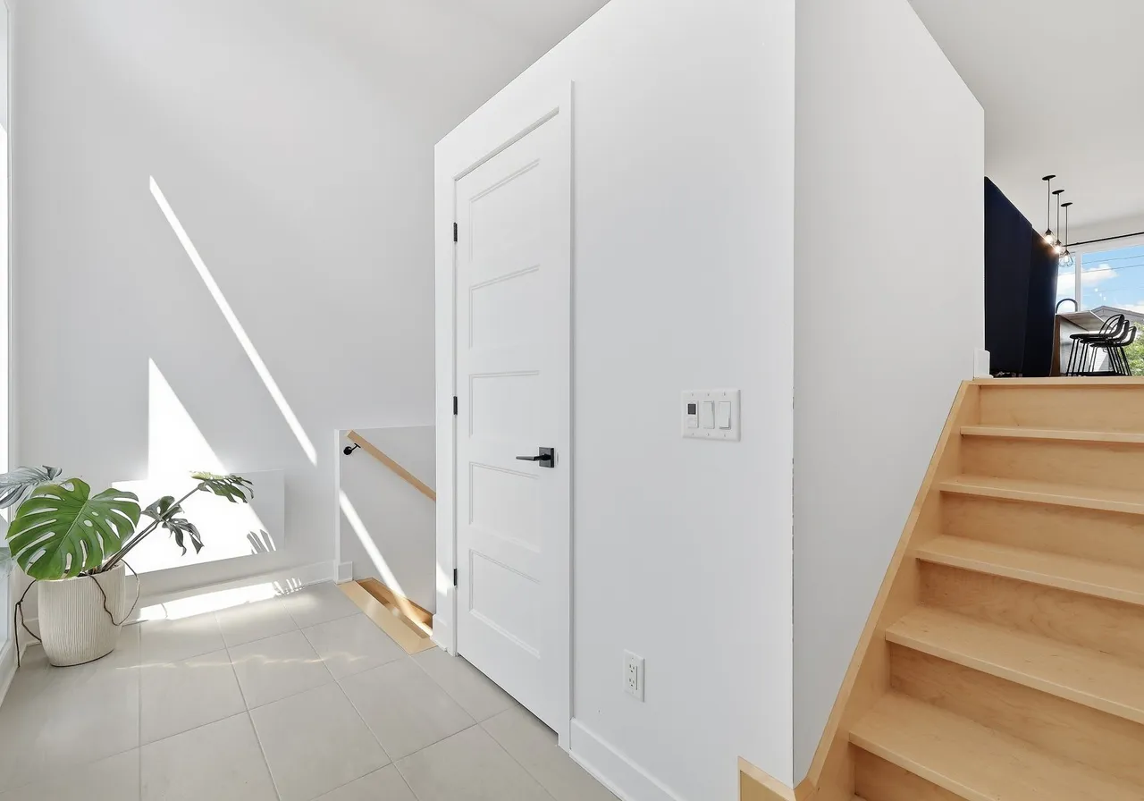 1470 Av. Roland-Salvail — photo 3