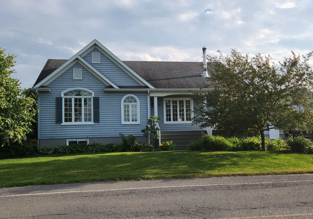 61 Rue St-Pierre O. — photo 1
