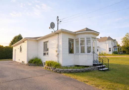Bungalow à vendre - 629 Rue Principale, Lac-Drolet, G0Y1C0