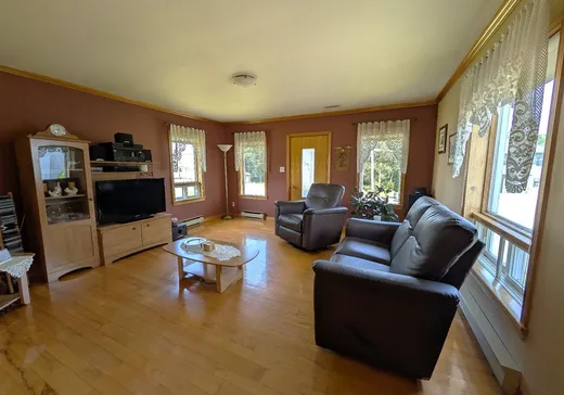 Maison à vendre - 629 Rue Principale, Lac-Drolet, G0Y 1C0