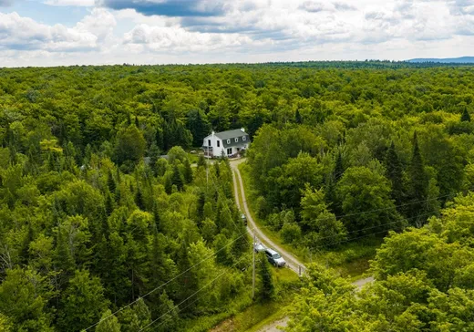 Maison à étages à vendre - 299 Ch. St-Léon, Lac-Mégantic, G0Y1E0
