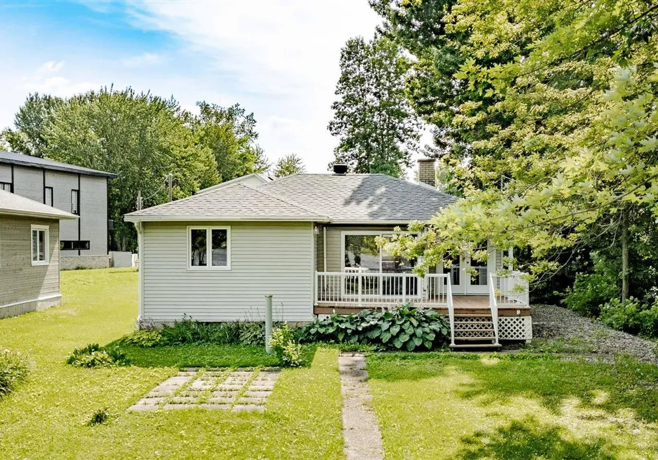 244 Rue Larochelle — photo 1