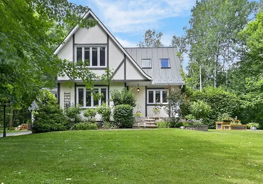 Two or more stories for sale - 1395 Rue des Peupliers, Mont-Saint-Hilaire, J3G2W2