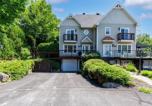 Two or more stories for sale - 368 Ch. des Épinettes, Saint-Sauveur, J0R1K0