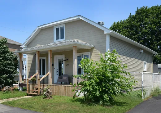 Maison à vendre - 20 Rue Caroline, Salaberry-de-Valleyfield, J6S 2V6