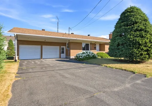 House for sale - 2230 Rue St-Pierre, Drummondville, J2C 3Y5