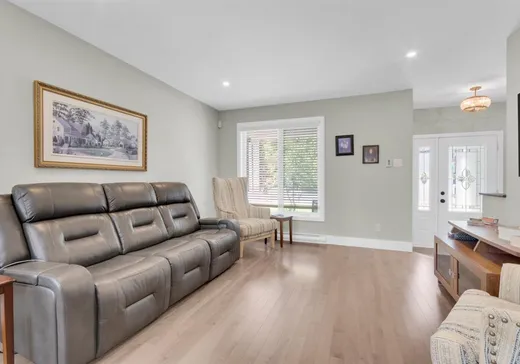 Maison à vendre - 95-95A Rue St-Antoine, Sainte-Agathe-des-Monts, J8C 2C8