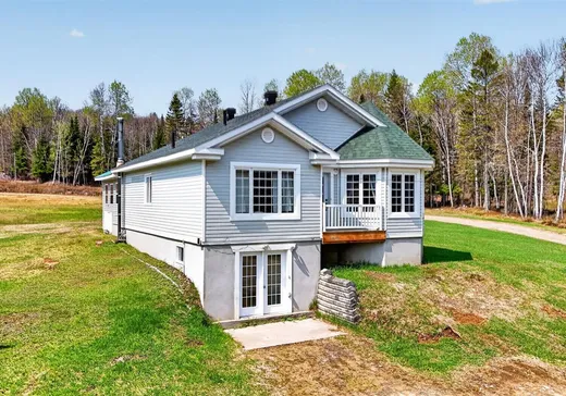 Bungalow à vendre - 117 Ch. de la Montagne, L'Ascension, J0T1W0