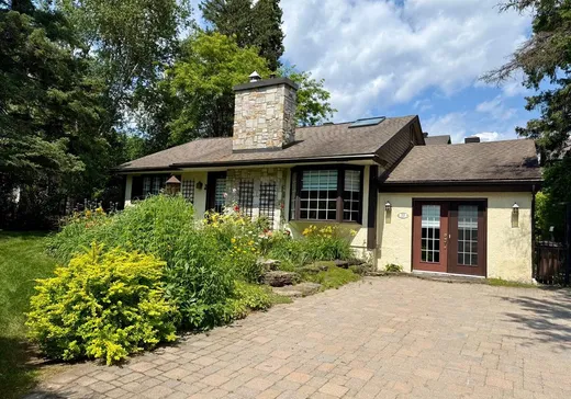 House for sale - 39 Av. Chartier, Saint-Sauveur, J0R 1R0