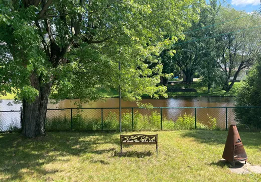 Bungalow à vendre - 28 Rue du Lac, St-Apollinaire, G0S2E0