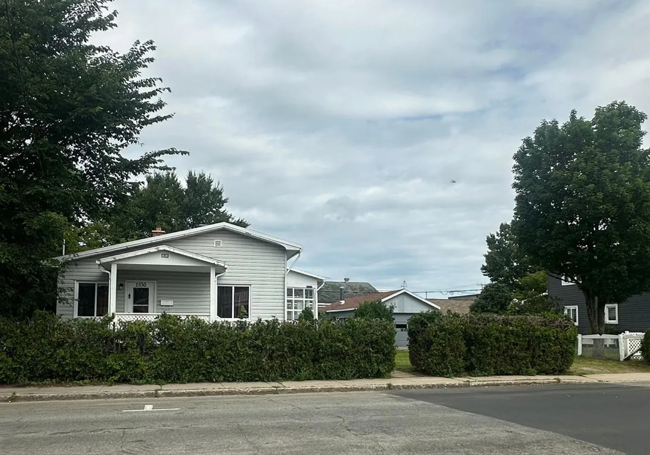 1530 5e Avenue — photo 2
