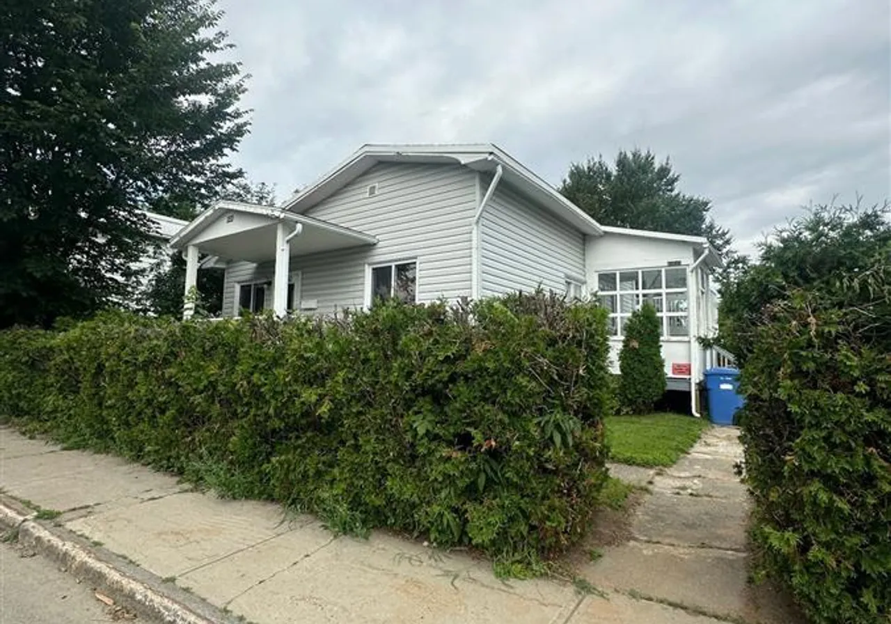 1530 5e Avenue — photo 3