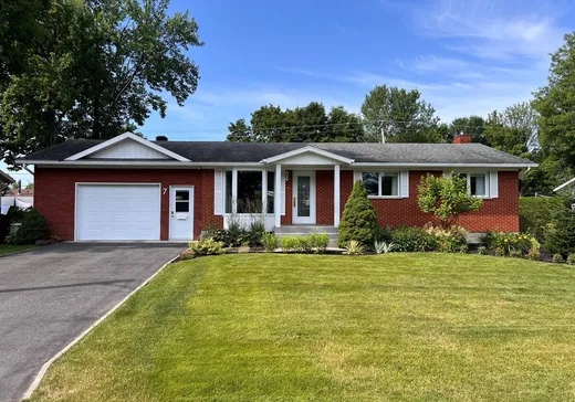 Bungalow for sale - 7 Rue Rivard, Victoriaville, G6P6Z6