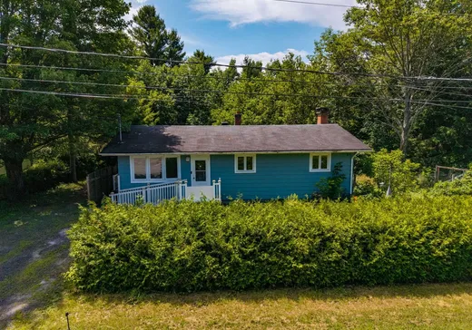 Bungalow à vendre - 7 Rue John, Stanstead, J0B3E5