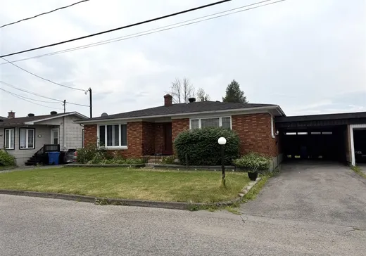Bungalow à vendre - 34 Rue Quenneville, Salaberry-de-Valleyfield, J6T5C5