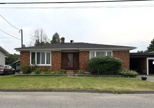 Maison à vendre - 34 Rue Quenneville, Salaberry-de-Valleyfield, J6T 5C5