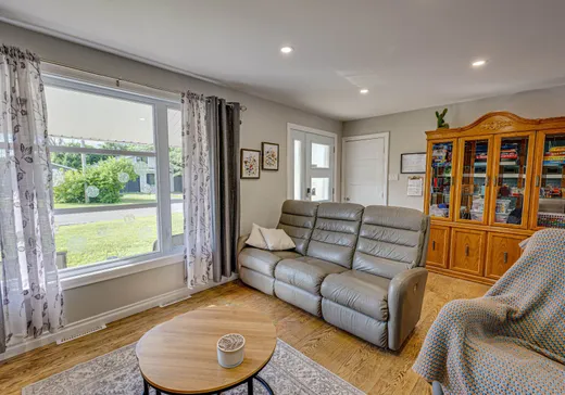 Maison à vendre - 15 Rue Arthur-Péladeau, Salaberry-de-Valleyfield, J6S 6T4