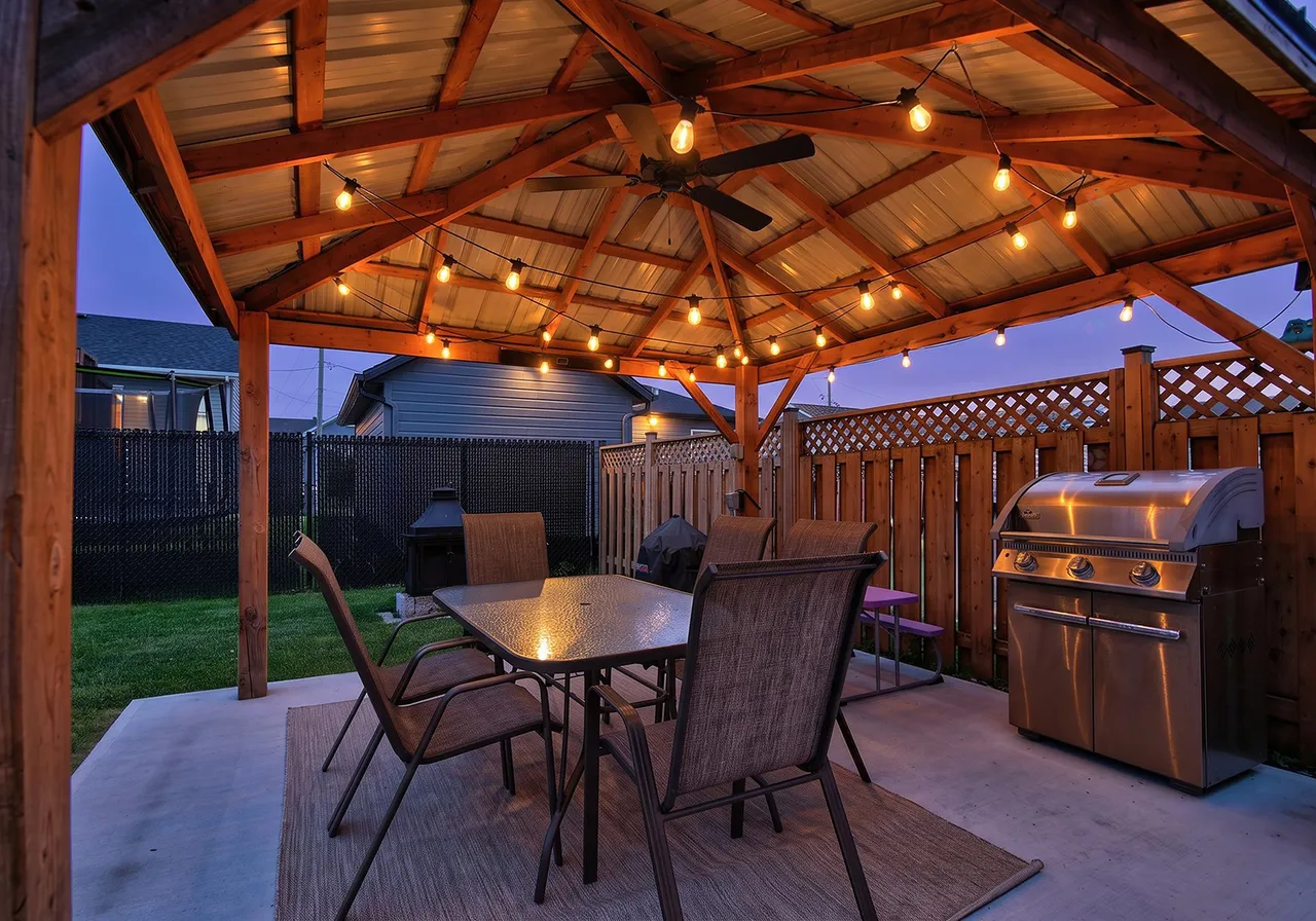 1212 Av. Bédard — photo 3