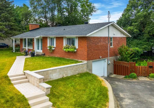 House for sale - 642 Rue Doyle, Mont-Saint-Hilaire, J3H 1M4