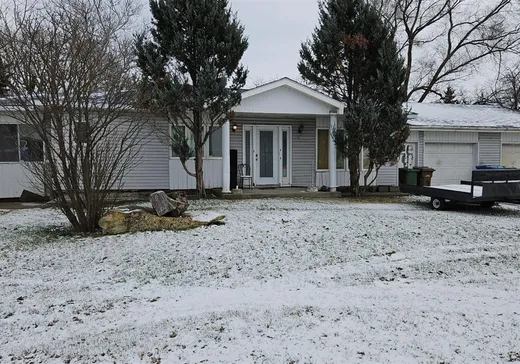 House for sale - 340 Rue St-Pierre, Saint-Constant, J5A 0M5