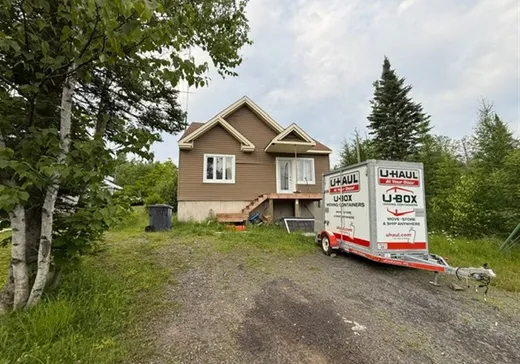 Bungalow à vendre - 147-149 Place du Refuge, Sainte-Adèle, J8B2H5